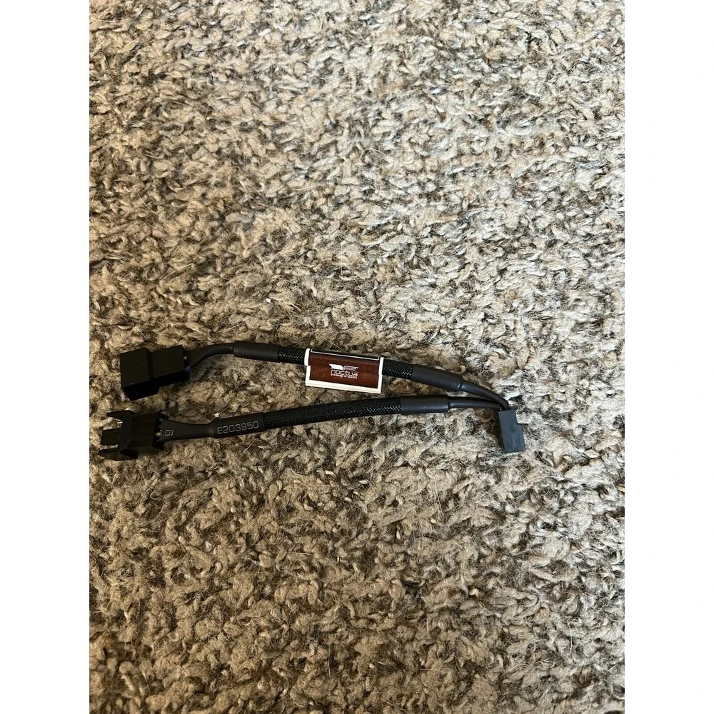 Noctua Y-Cable‎ NA-YC1 4-pin Computer PC Fan Splitter (x1)